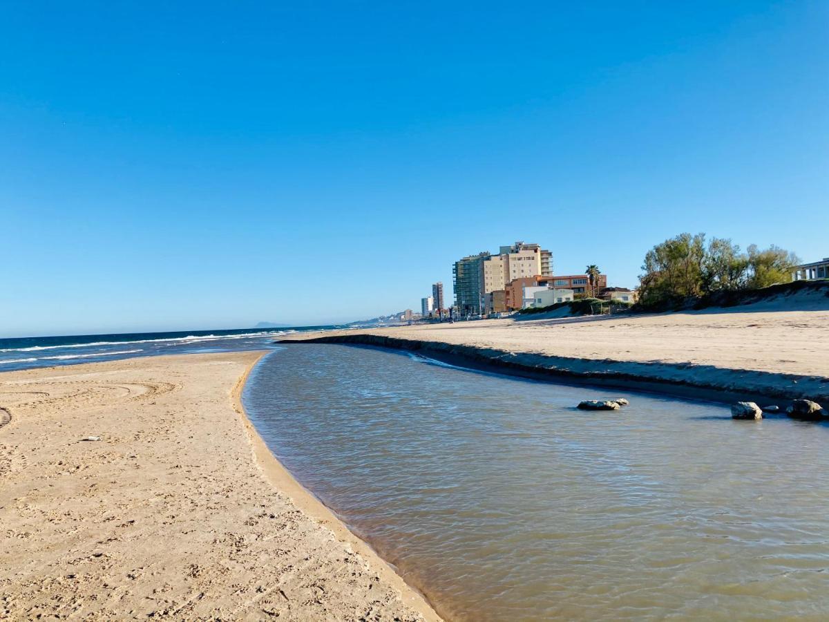 Beachfront And Peaceful Apartment Mareny Barraquetas Esterno foto