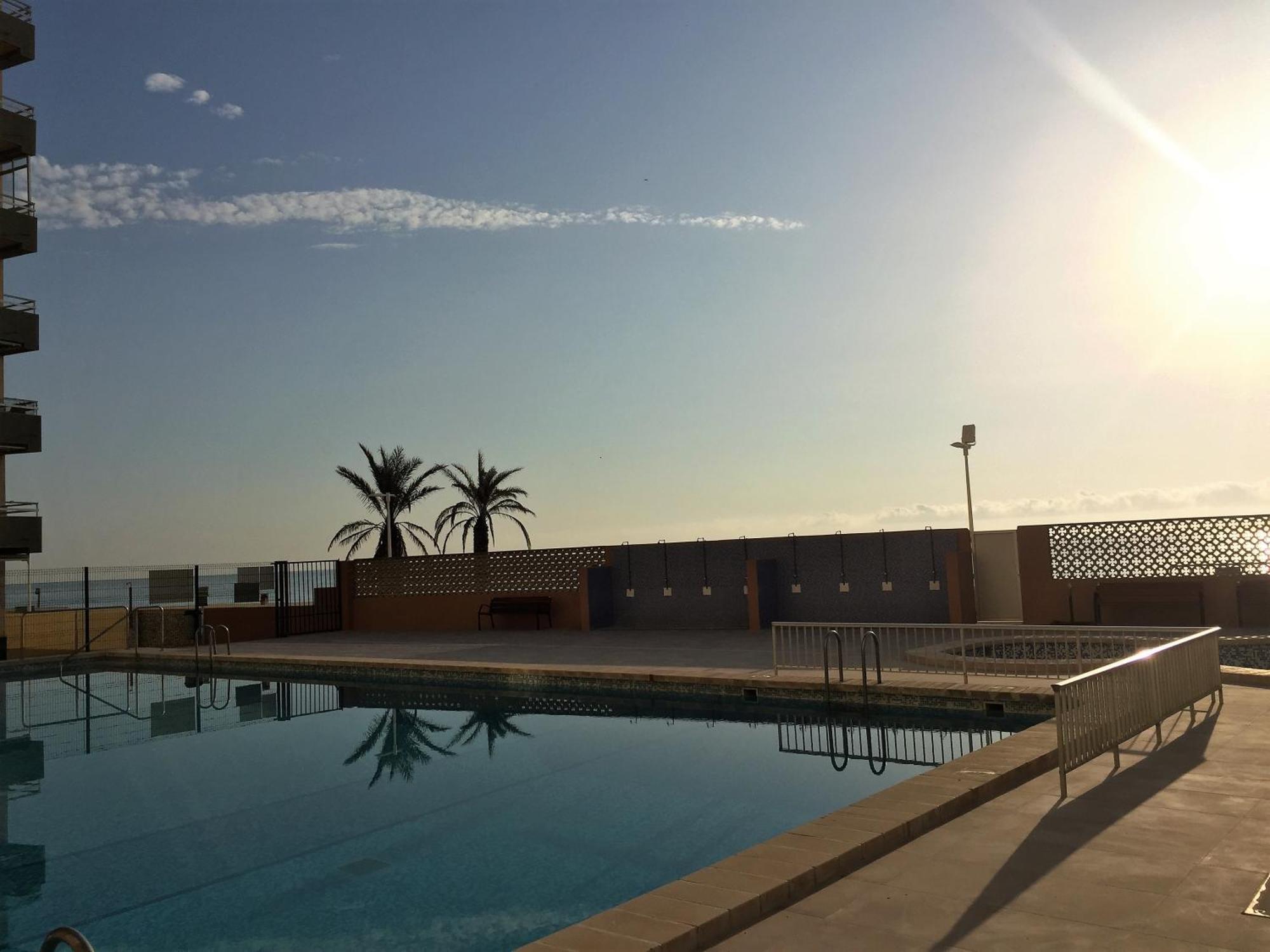 Beachfront And Peaceful Apartment Mareny Barraquetas Esterno foto